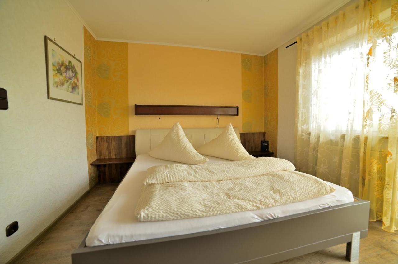 Hotel Zrenners Garni วาล์ดซัสเซน ภายนอก รูปภาพ