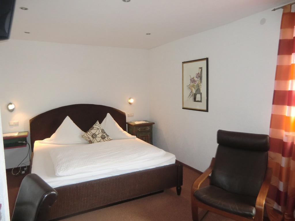 Hotel Zrenners Garni วาล์ดซัสเซน ห้อง รูปภาพ