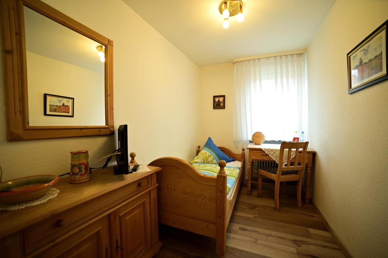 Hotel Zrenners Garni วาล์ดซัสเซน ภายนอก รูปภาพ
