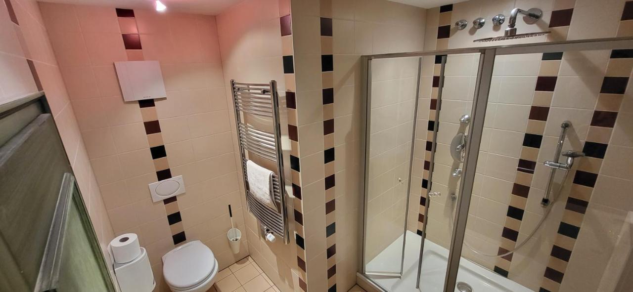 Hotel Zrenners Garni วาล์ดซัสเซน ภายนอก รูปภาพ