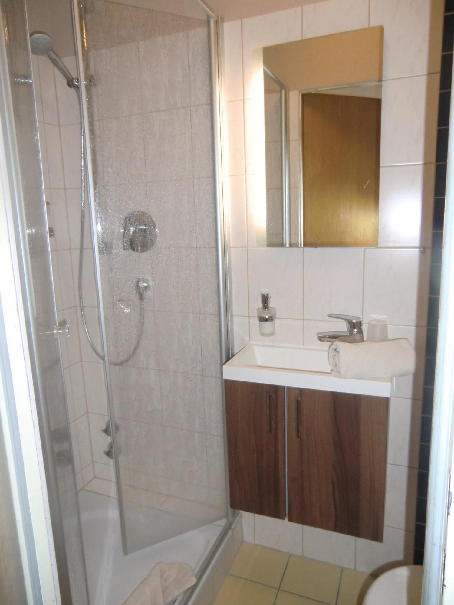 Hotel Zrenners Garni วาล์ดซัสเซน ภายนอก รูปภาพ