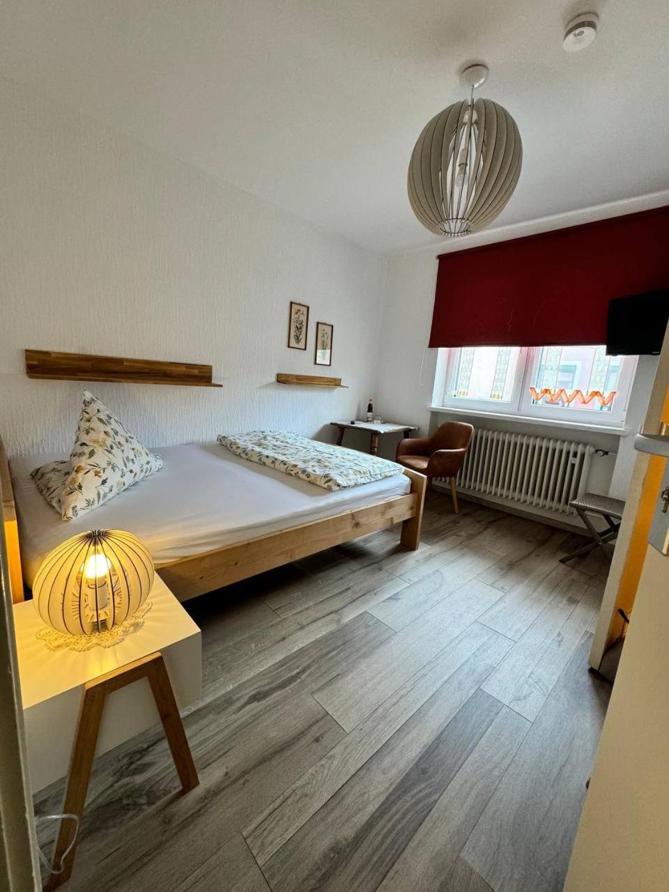 Hotel Zrenners Garni วาล์ดซัสเซน ภายนอก รูปภาพ